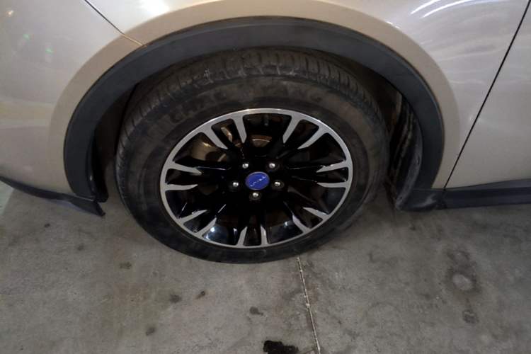 Used TRAUM S70 2018 1.5T Automatic Standard Edition 5 Seats Left Front Wheel Hub