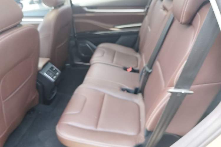 Used TRAUM S70 2018 1.5T Automatic Comfort Model 7 Seats Left Rear Seat