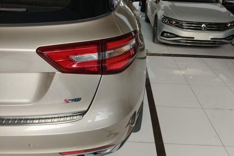 Used TRAUM S70 2018 1.5T Automatic Comfort Model 7 Seats Right Rear Taillight