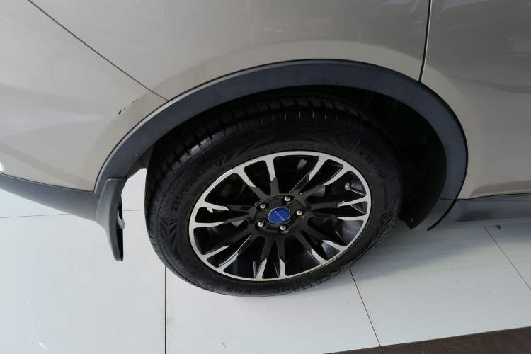 Used TRAUM S70 2018 1.5T Automatic Comfort Model 7 Seats Right Rear Wheel Hub