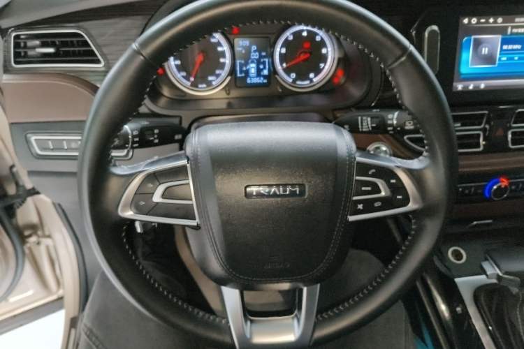 Used TRAUM S70 2018 1.5T Automatic Comfort Model 7 Seats Steering Wheel