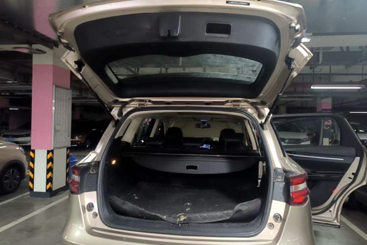 Used TRAUM S70 2018 1.5T Automatic Standard Edition 5 Seats Trunk