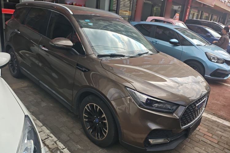 Used TRAUM S70 2018 1.5T Automatic Standard Model 7 Seats Exterior 2