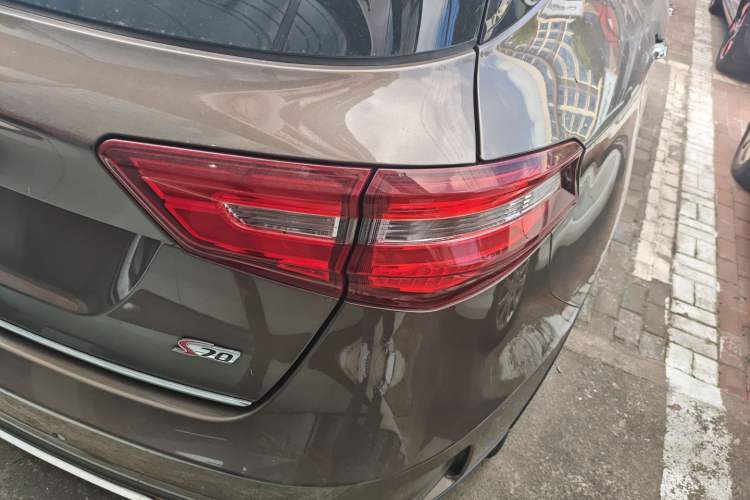Used TRAUM S70 2018 1.5T Automatic Standard Model 7 Seats Exterior 6