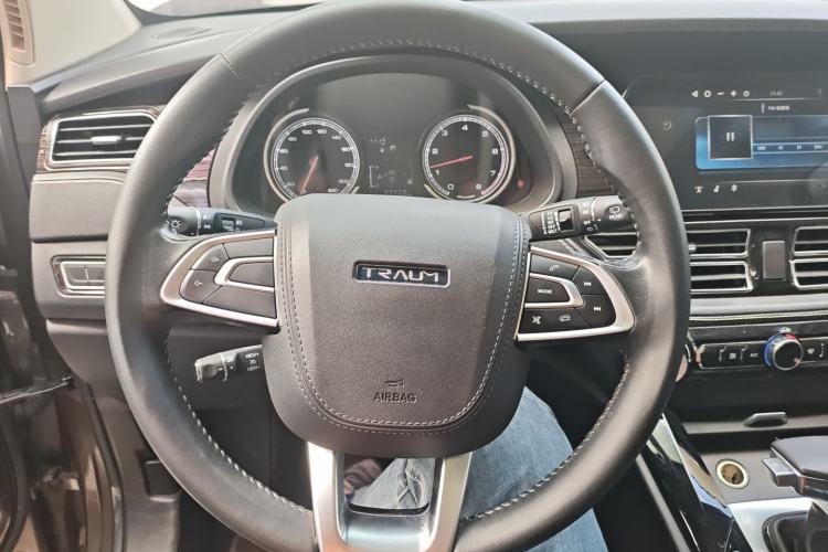 Used TRAUM S70 2018 1.5T Automatic Standard Model 7 Seats Steering Wheel