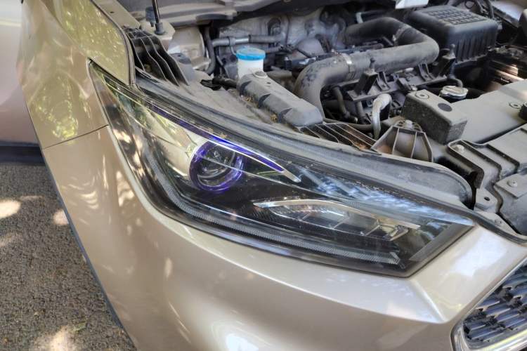 Used TRAUM S70 2018 1.5T Manual Standard Model 7 Seats Right Front Headlight