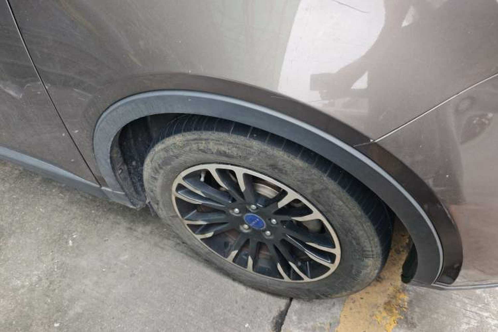 Used TRAUM S70 2018 1.5T Automatic Luxury 7-Seater Right Front Wheel Hub