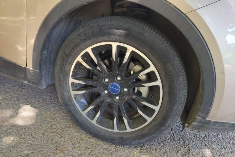 Used TRAUM S70 2018 1.5T Manual Standard Model 7 Seats Right Front Wheel Hub