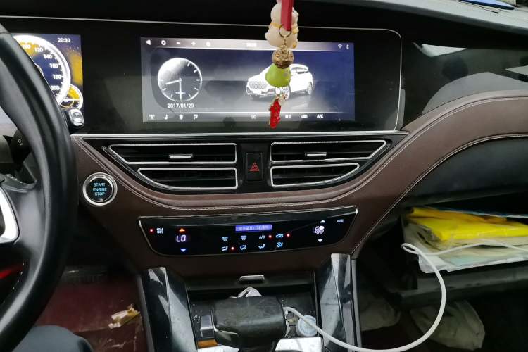 Used TRAUM S70 2018 1.5T Automatic Luxury 7-Seater Audio And AC Panel