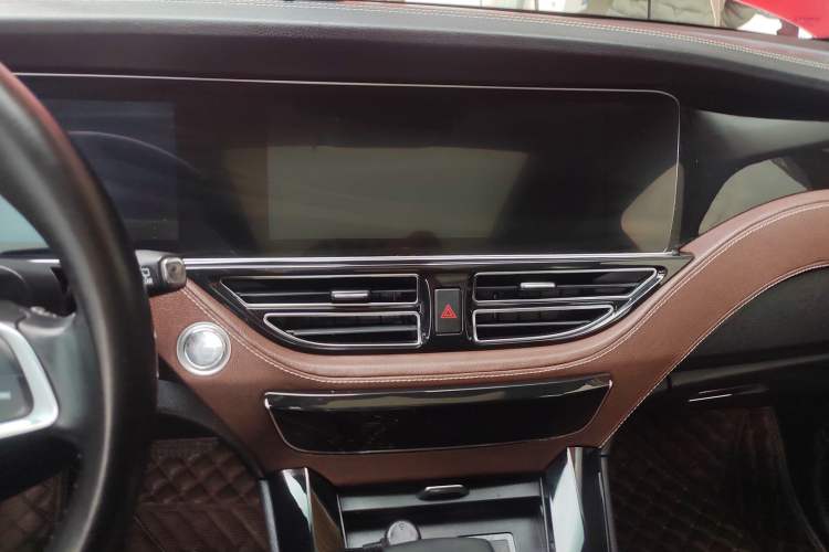 Used TRAUM S70 2018 1.5T Automatic Luxury 7-Seater Audio And AC Panel