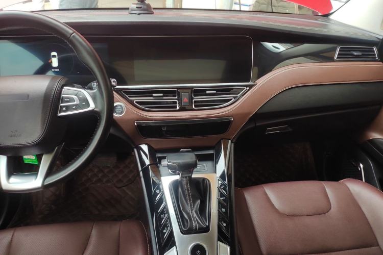 Used TRAUM S70 2018 1.5T Automatic Luxury 7-Seater Center Console