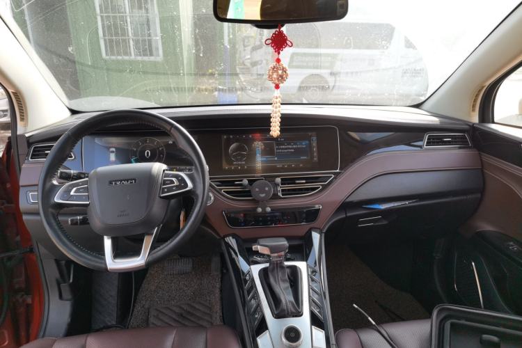 Used TRAUM S70 2018 1.5T Automatic Luxury Sporty 7-Seater Center Console