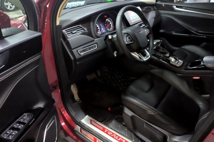 Used TRAUM S70 2018 1.5T Automatic Standard Edition 5 Seats Driver Seat