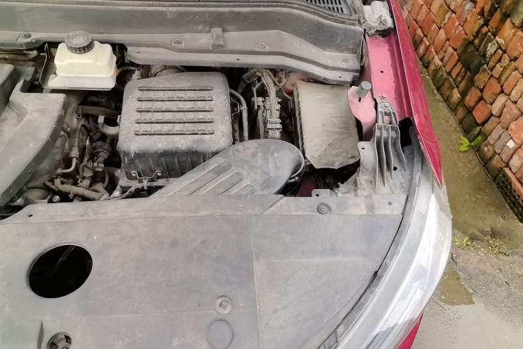 Used TRAUM S70 2018 1.5T Automatic Luxury 7-Seater Engine Bay Left