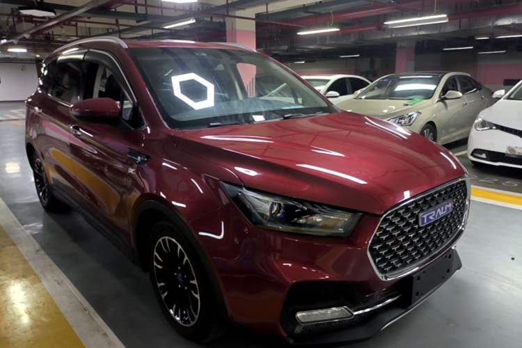 Used TRAUM S70 2018 1.5T Automatic Standard Edition 5 Seats Front Right 45 Deg