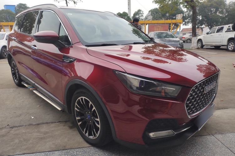 Used TRAUM S70 2018 1.5T Automatic Luxury 7-Seater Front Right 45 Deg