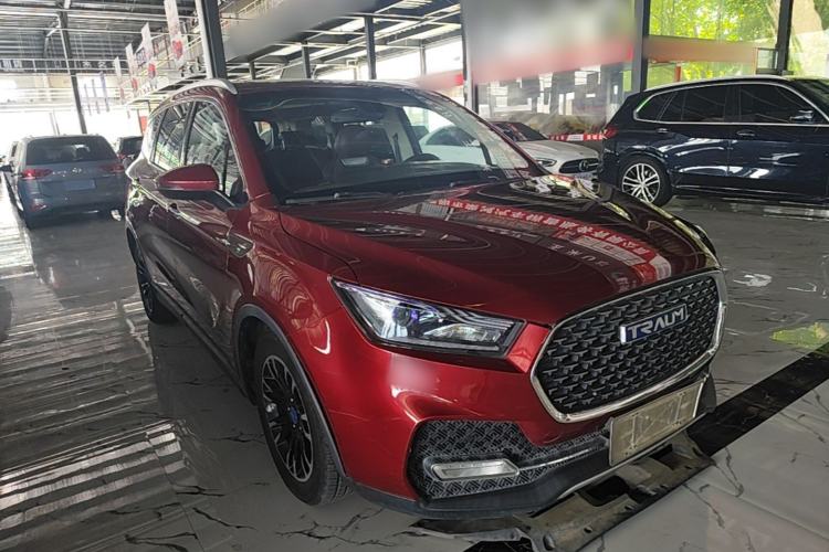 Used TRAUM S70 2018 1.5T Automatic Luxury 7-Seater Front Right 45 Deg