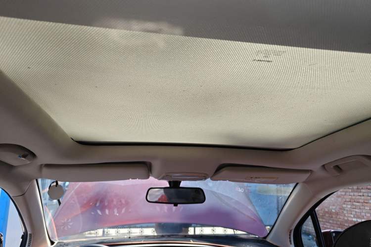 Used TRAUM S70 2018 1.5T Automatic Standard Model 7 Seats Headliner