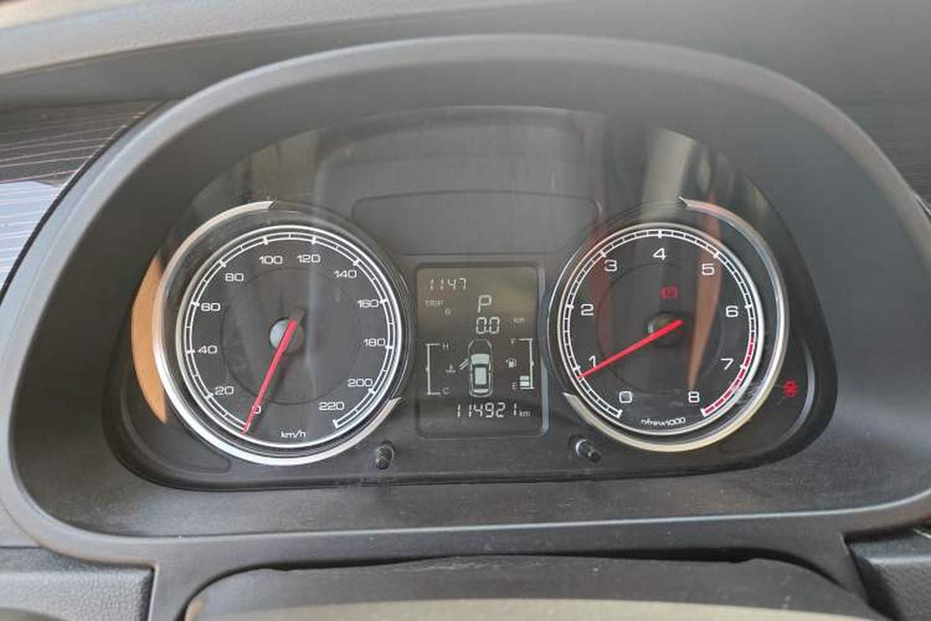Used TRAUM S70 2018 1.5T Automatic Standard Model 7 Seats Instrument Cluster