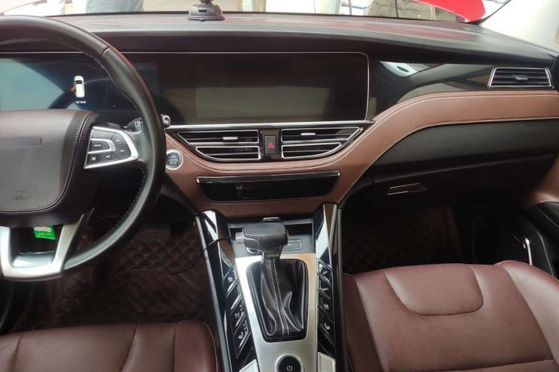 Used TRAUM S70 2018 1.5T Automatic Luxury 7-Seater Interior 2