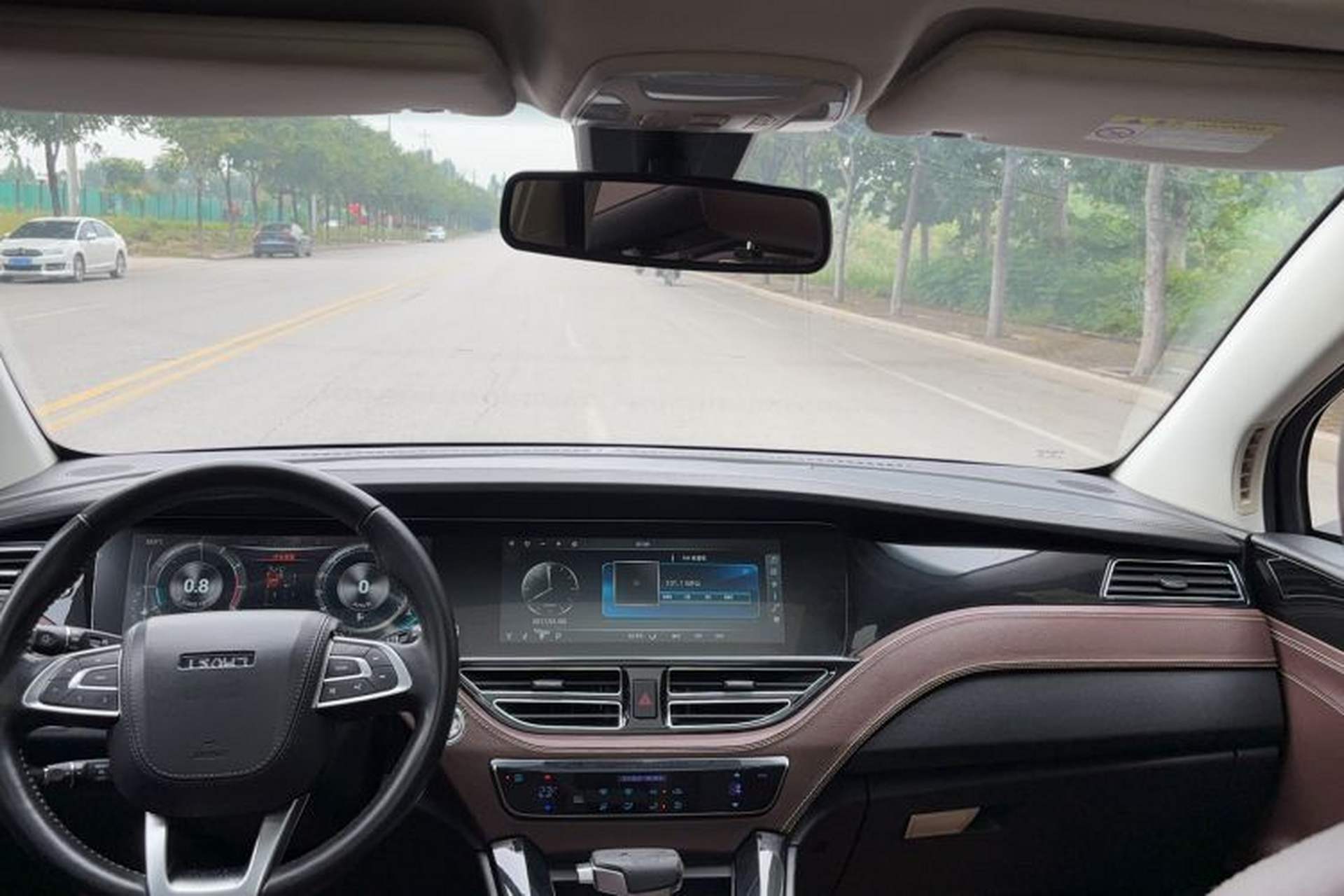 Used TRAUM S70 2018 1.5T Automatic Luxury 7-Seater Interior 3