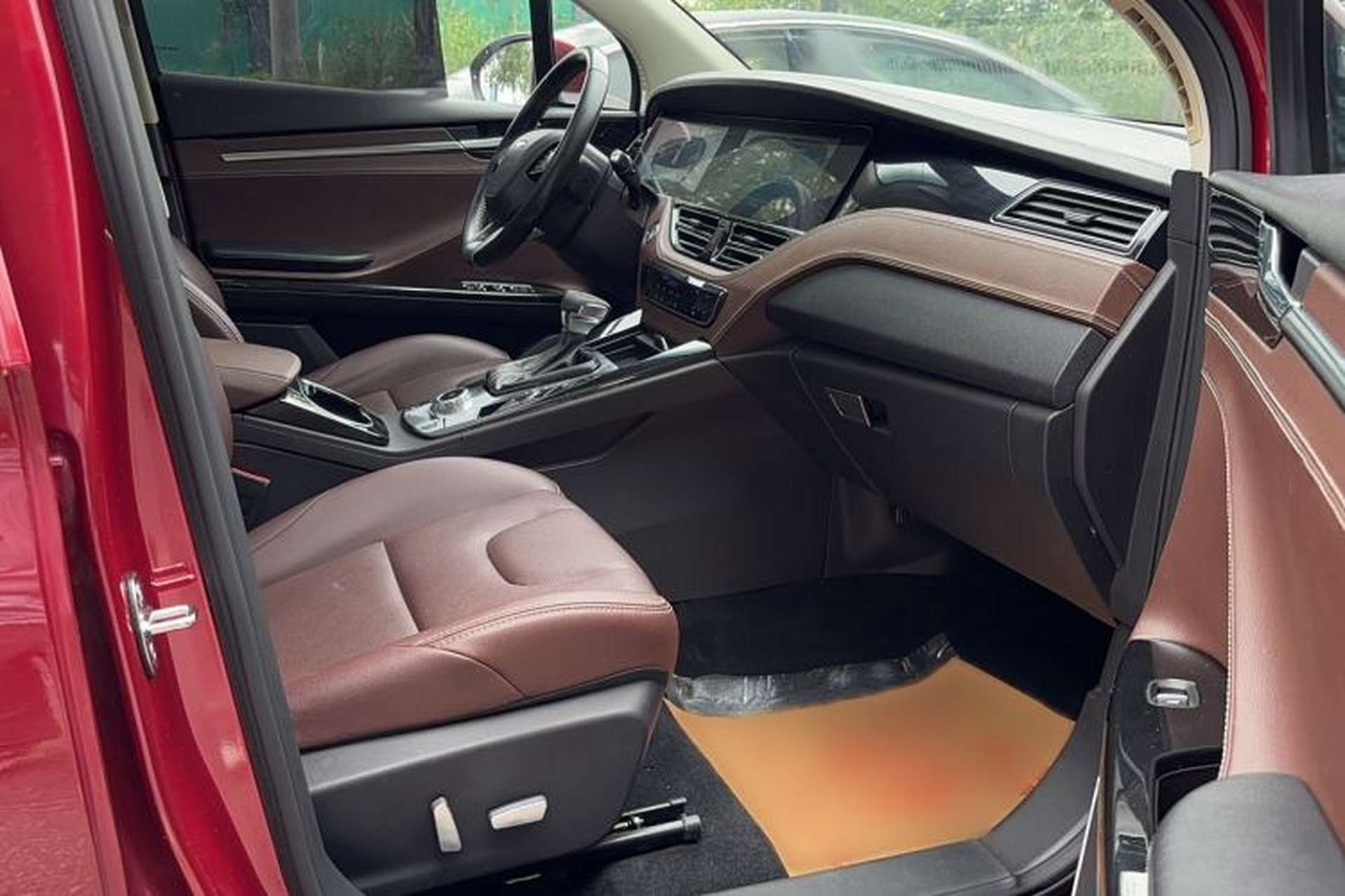 Used TRAUM S70 2018 1.5T Automatic Luxury 7-Seater Interior 5