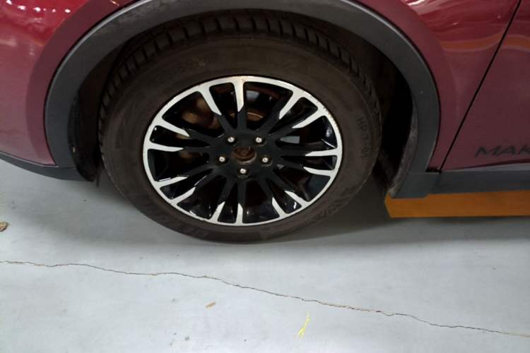 Used TRAUM S70 2018 1.5T Automatic Standard Edition 5 Seats Left Front Wheel Hub