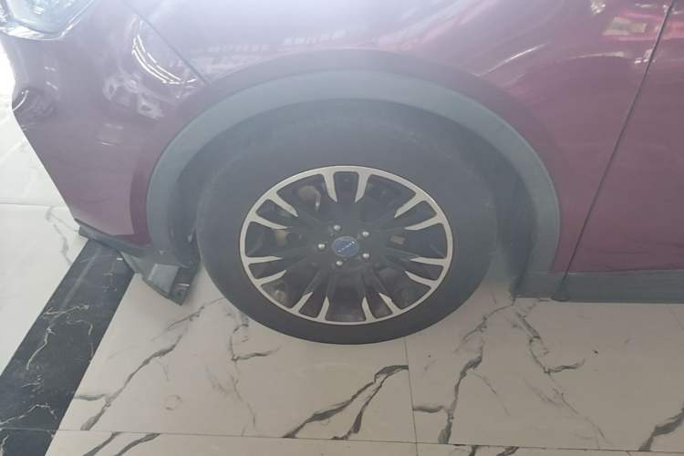 Used TRAUM S70 2018 1.5T Automatic Luxury 7-Seater Left Front Wheel Hub