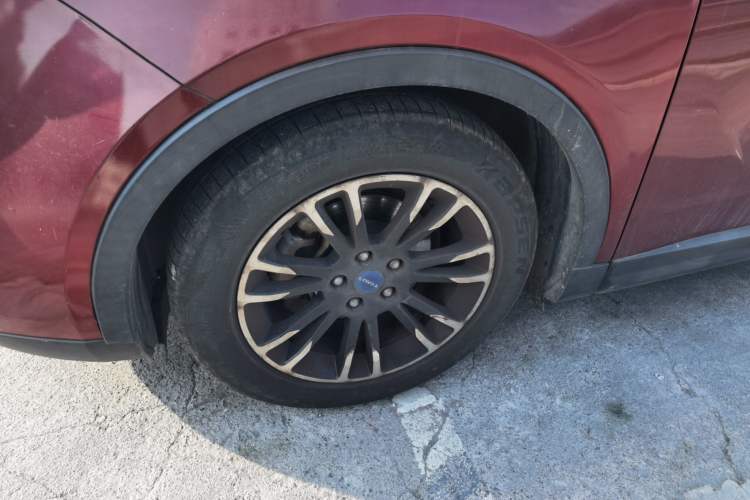 Used TRAUM S70 2018 1.5T Automatic Luxury Sporty 7-Seater Left Front Wheel Hub