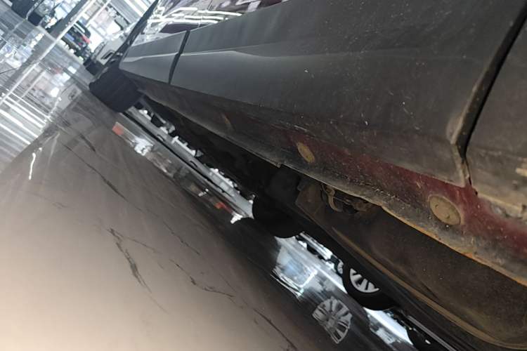Used TRAUM S70 2018 1.5T Automatic Luxury 7-Seater Left Side Sill