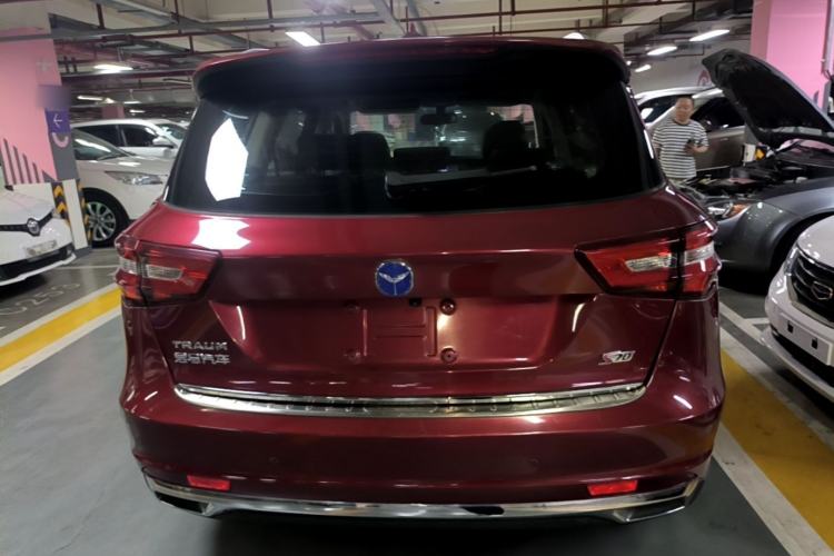 Used TRAUM S70 2018 1.5T Automatic Standard Edition 5 Seats Rear
