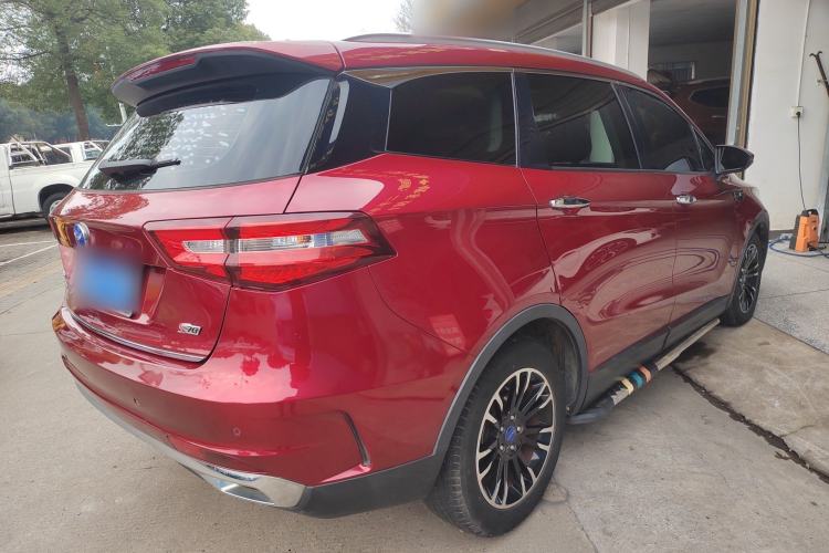 Used TRAUM S70 2018 1.5T Automatic Luxury 7-Seater Rear Right 45 Deg