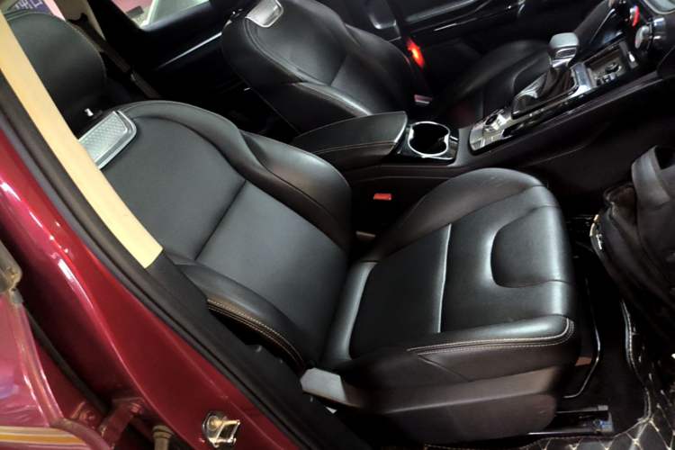 Used TRAUM S70 2018 1.5T Automatic Standard Edition 5 Seats Right Front Seat