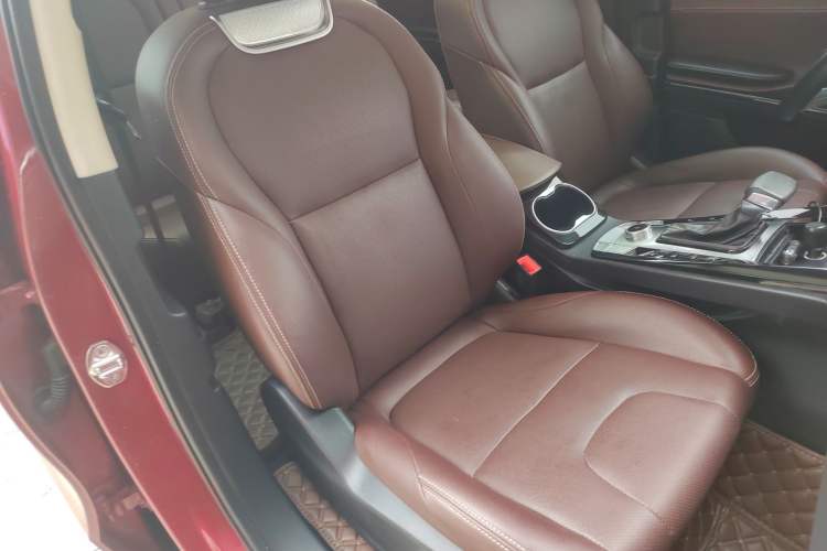 Used TRAUM S70 2018 1.5T Automatic Luxury 7-Seater Right Front Seat