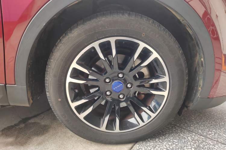 Used TRAUM S70 2018 1.5T Automatic Luxury 7-Seater Right Rear Wheel Hub