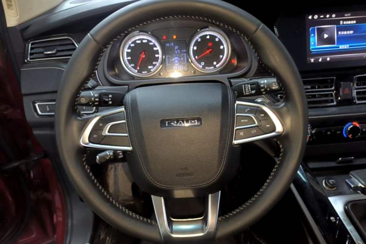 Used TRAUM S70 2018 1.5T Automatic Standard Edition 5 Seats Steering Wheel