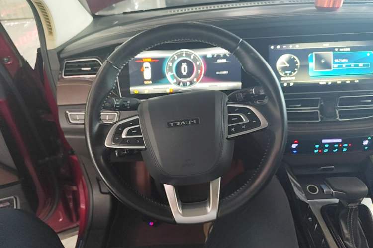 Used TRAUM S70 2018 1.5T Automatic Luxury 7-Seater Steering Wheel