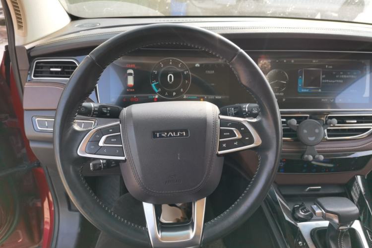 Used TRAUM S70 2018 1.5T Automatic Luxury Sporty 7-Seater Steering Wheel