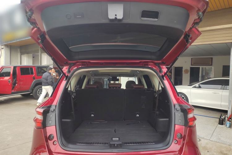Used TRAUM S70 2018 1.5T Automatic Luxury 7-Seater Trunk