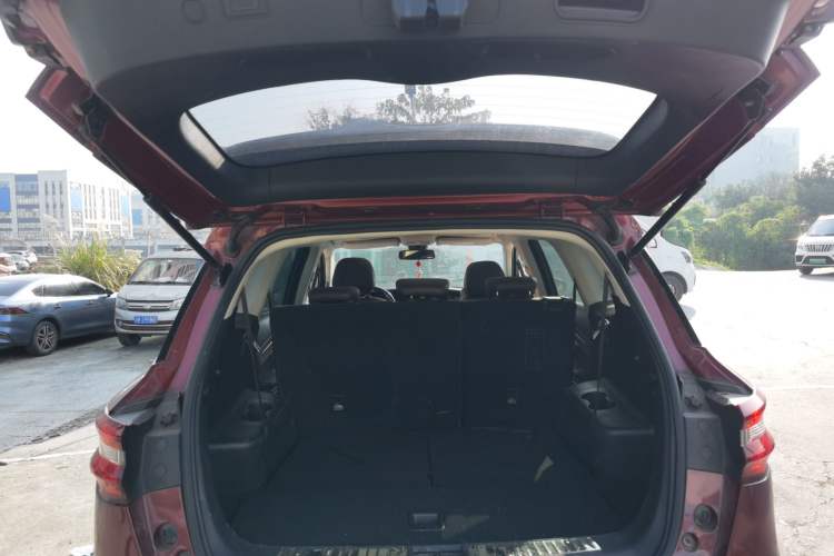 Used TRAUM S70 2018 1.5T Automatic Luxury Sporty 7-Seater Trunk