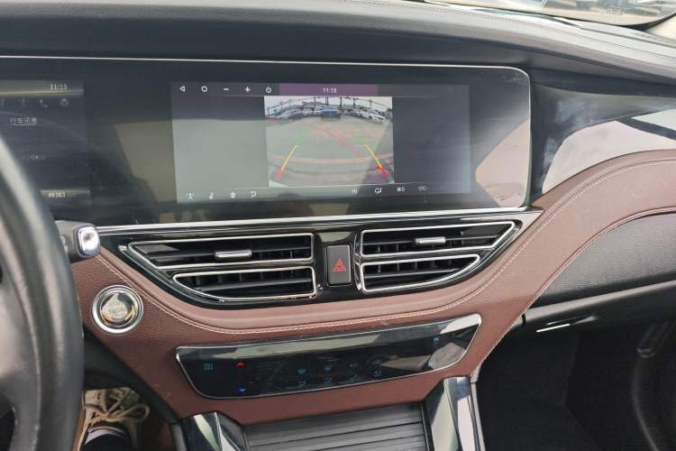 Used TRAUM S70 2018 1.5T Automatic Luxury 7-Seater Audio And AC Panel