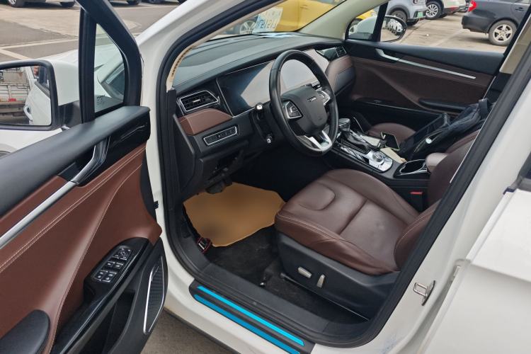 Used TRAUM S70 2018 1.5T Automatic Luxury 7-Seater Driver Seat