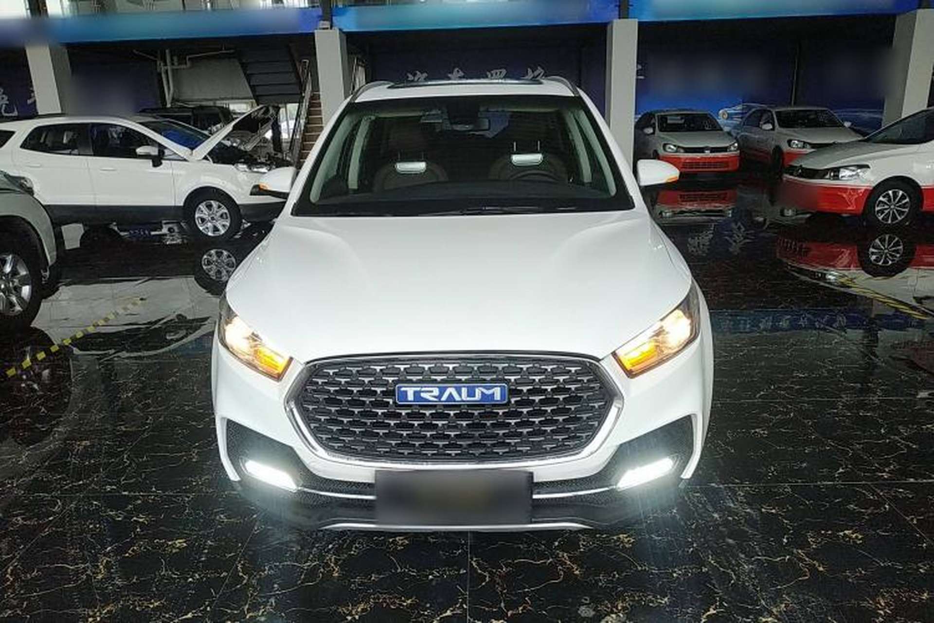 Used TRAUM S70 2018 1.5T Automatic Luxury Sporty 7-Seater Exterior 1