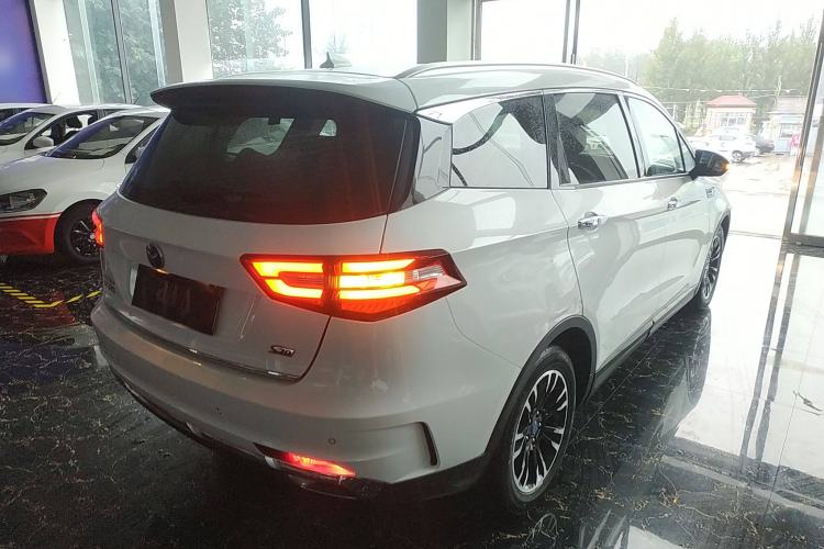 Used TRAUM S70 2018 1.5T Automatic Luxury Sporty 7-Seater Exterior 5