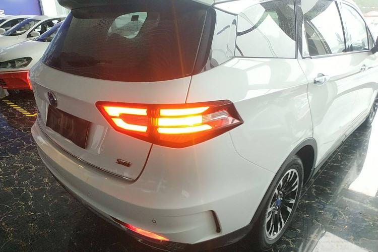 Used TRAUM S70 2018 1.5T Automatic Luxury Sporty 7-Seater Exterior 6