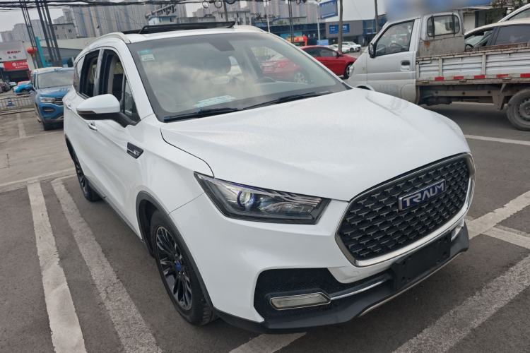 Used TRAUM S70 2018 1.5T Automatic Luxury 7-Seater Front Right 45 Deg