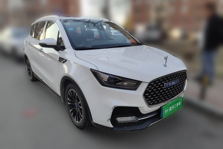 Used TRAUM S70 2018 1.5T Automatic Standard Model 7 Seats Front Right 45 Deg