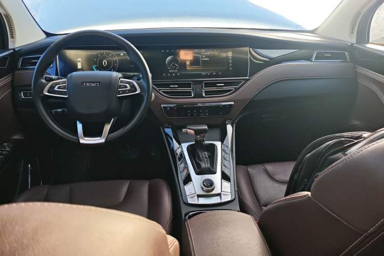 Used TRAUM S70 2018 1.5T Automatic Luxury Model 5 Seats Interior 2