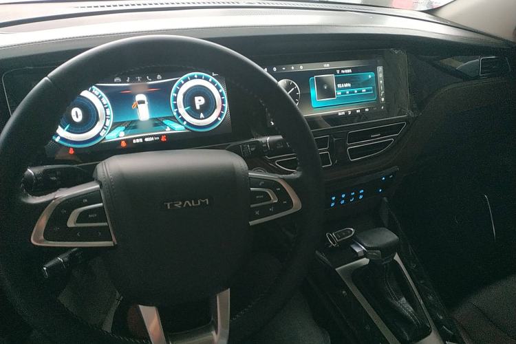 Used TRAUM S70 2018 1.5T Automatic Luxury Sporty 7-Seater Interior 2