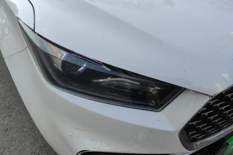 Used TRAUM S70 2018 1.5T Automatic Standard Model 7 Seats Right Front Headlight